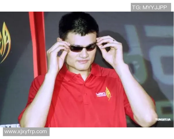 姚明携手品牌推出全新运动产品广告展现篮球巨星的魅力与力量