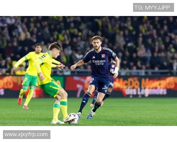 欧联杯激战：里昂与皇马战成平局神扑瞬间引发转会热议